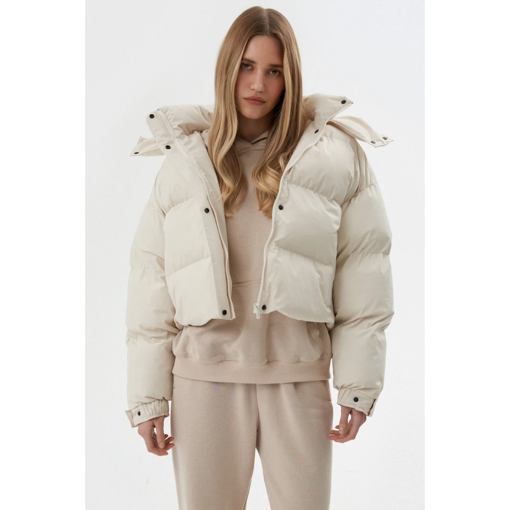 Estro Lichtbeige Gewatteerde Pufferjas voor Dames met Afneembare Capuchon Beige Dames