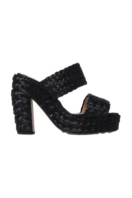 sort-vaevet-haele-sandaler