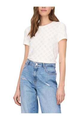 t-shirt-blanc-avec-detail-a-oeillets