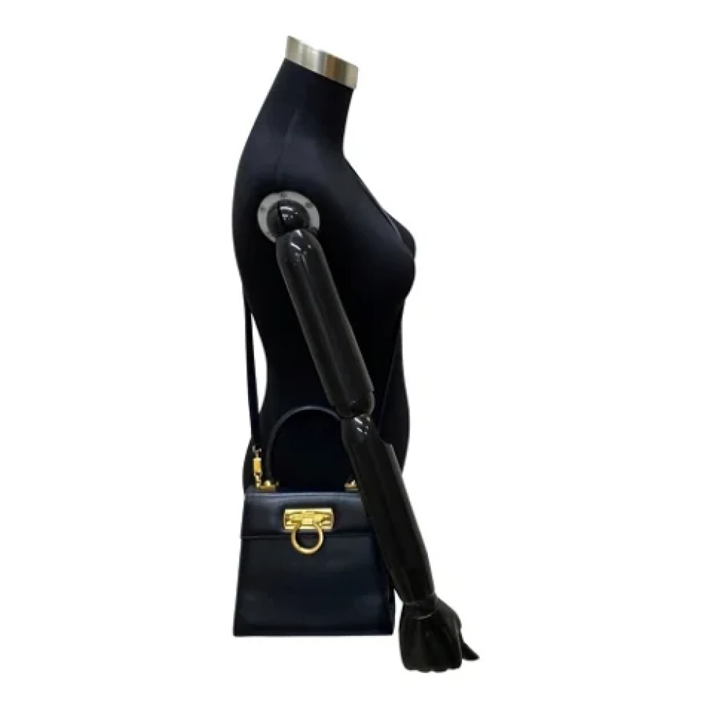 Salvatore Ferragamo Pre-owned Fabric handbags Black Dames