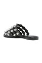 sandales-plates-noires-en-cuir-avec-clous