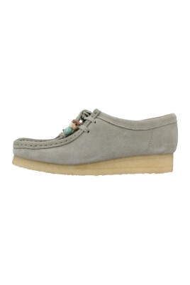 chaussures-a-lacets-wallabee-elegantes