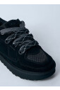 baskets-en-daim-a-lacets