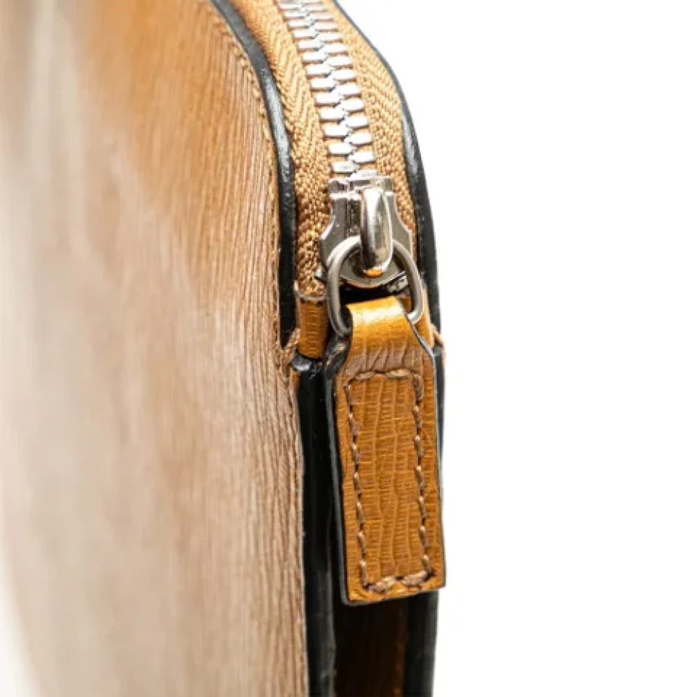 Salvatore Ferragamo Pre-owned Leather clutches Beige Dames