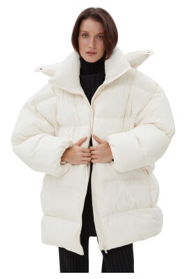 light-beige-quilted-puffer-jacket-with-high-collar