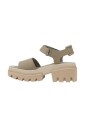 sandales-en-cuir-beige-avec-boucle-et-semelle-en-caoutchouc