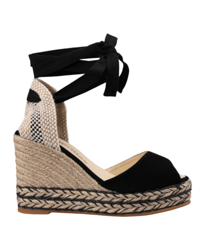 black-sandals