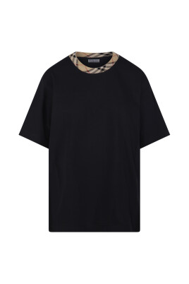 t-shirt-noir-avec-style-a1189