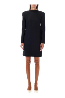 elegant-svart-hog-hals-klanning