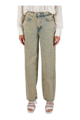 afslappet-pasform-brede-ben-jeans