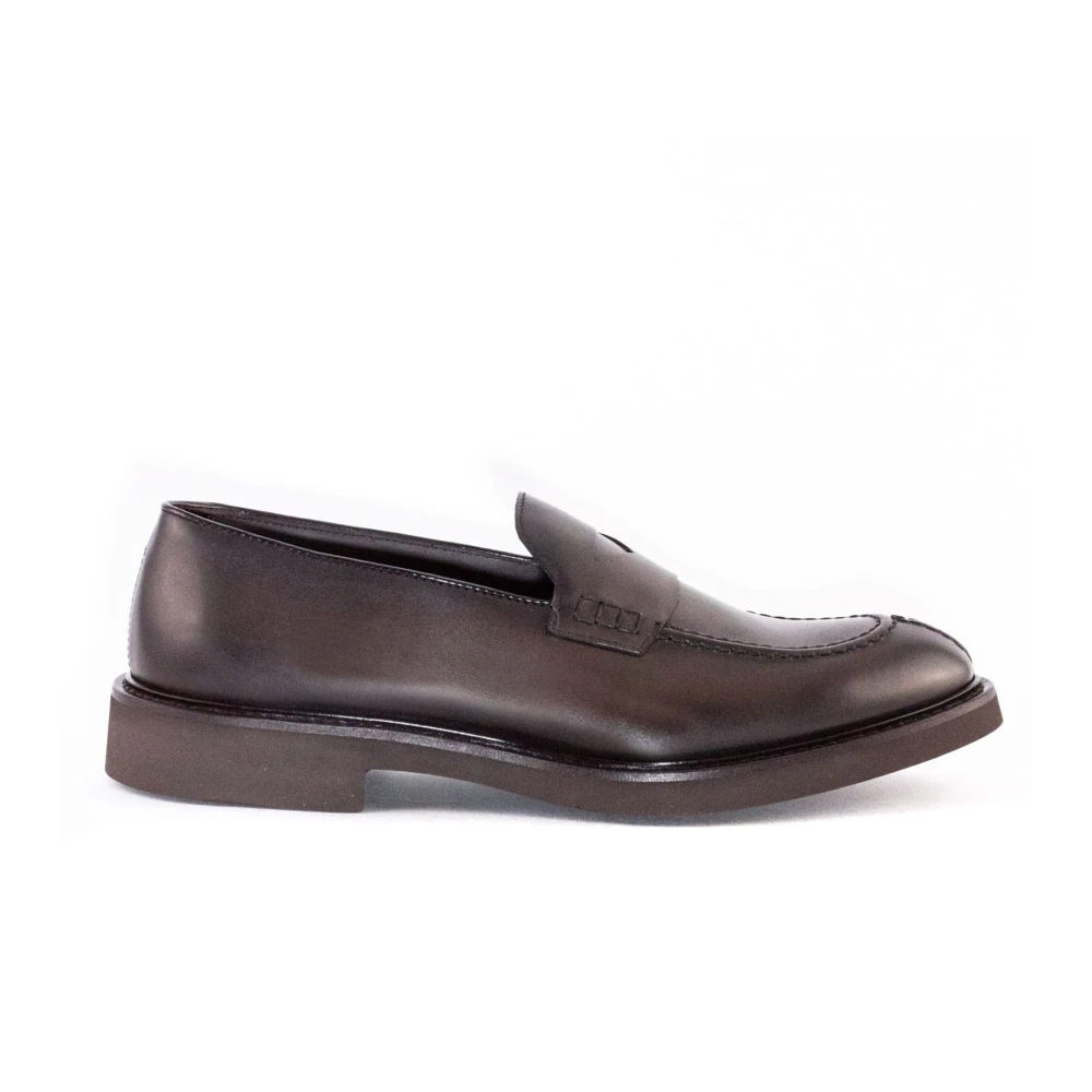 Doucal's Donkerbruine leren loafers met maskerdetail