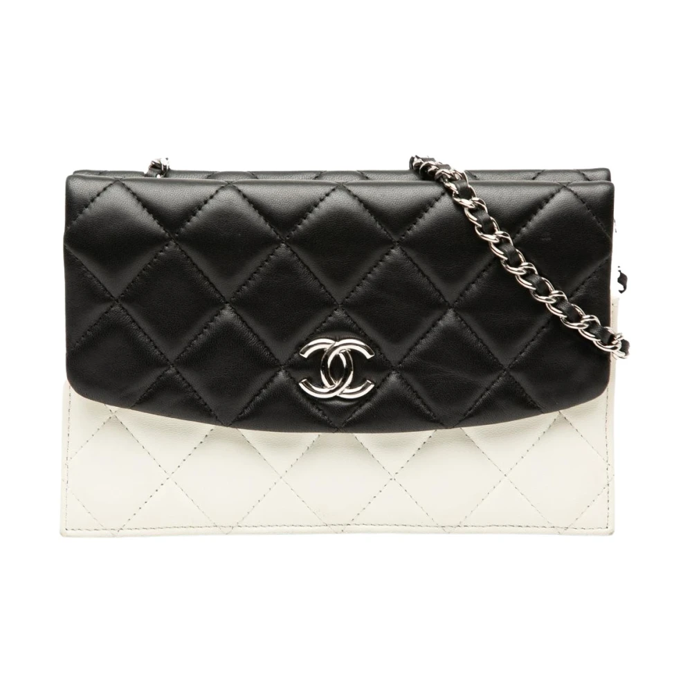 Chanel Vintage Women's Pre-Owned Quilted Flap Chain Bag
