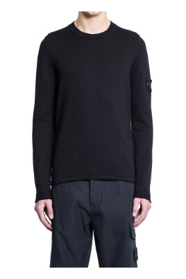 pull-en-coton-noir-a-col-rond