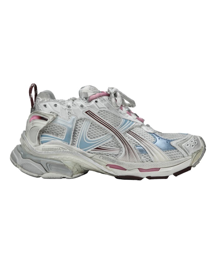 low-top-running-sneaker