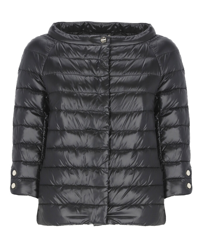 black-padded-jacket-with-visible-stitching