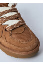 baskets-en-daim-a-lacets