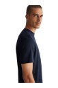 t-shirt-decontracte-avec-tissu-unique