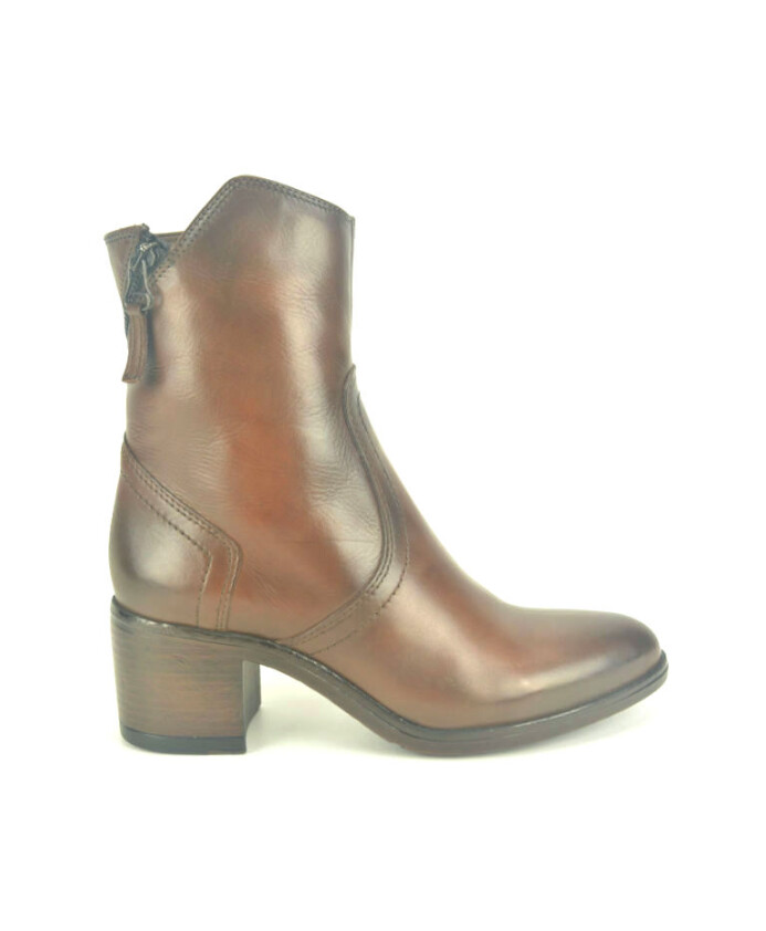 bruine-enkellaars-met-schuine-rits