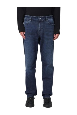 classic-straight-leg-jeans