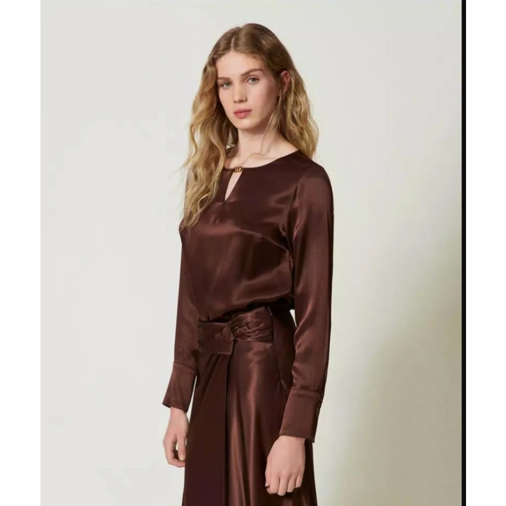 Twinset Ronde hals shirt met T-gesp Brown Dames