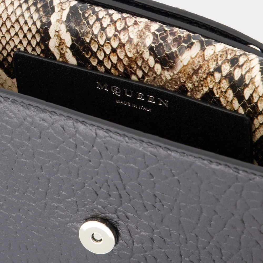 alexander mcqueen Gewatteerde Leren Cross Bar Tas Black Dames