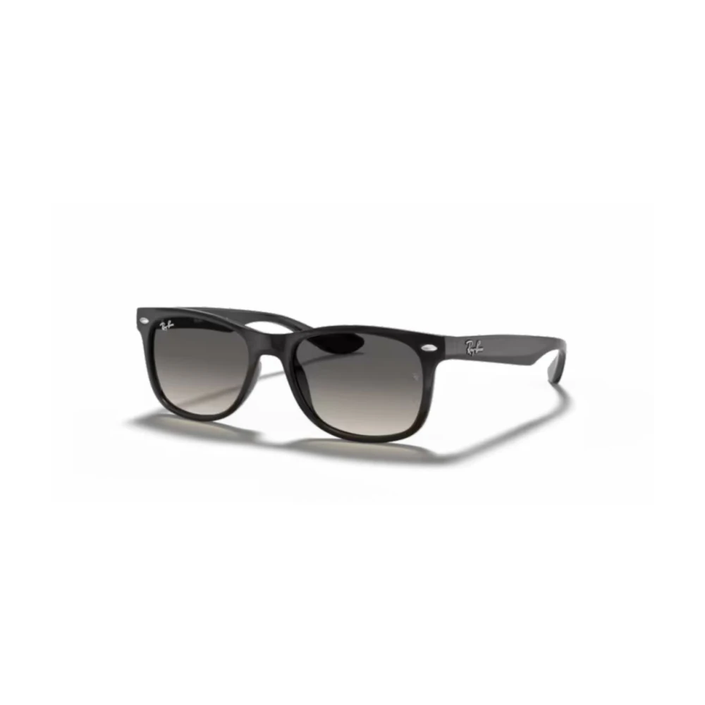 Ray-Ban Unisex Kids Black Classic Sunglasses With Frame
