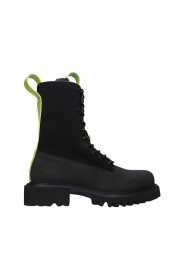 Schnürstiefel
