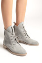 bottines-en-cuir-perfore-gris