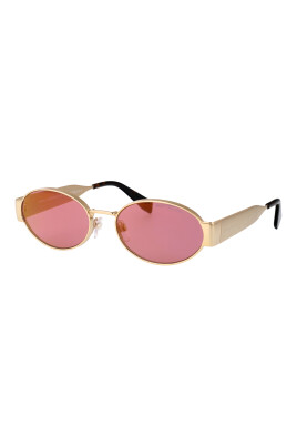 lunettes-de-soleil-elegantes-avec-modele-806-s