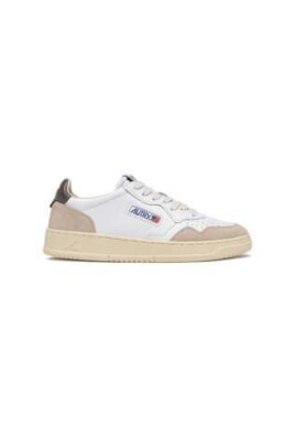 baskets-blanches-avec-panneaux-logo