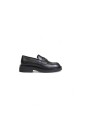 chaussure-plate-en-cuir-noir-collection
