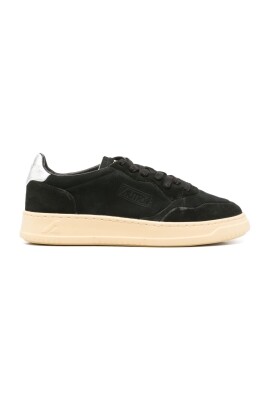 sneakers-noires-medalist-fermeture-avant
