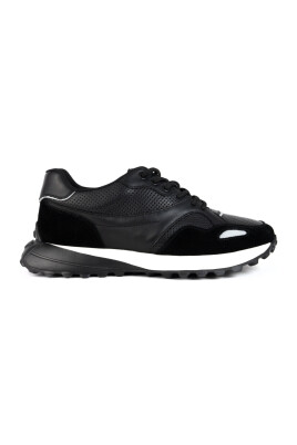 black-sneakers-for-men