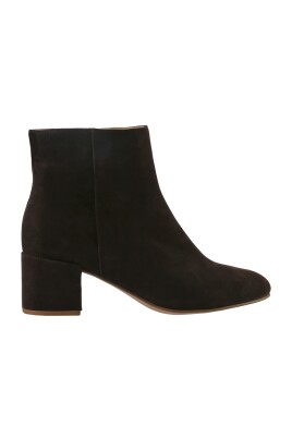 classic-ankle-boots-for-timeless-elegance