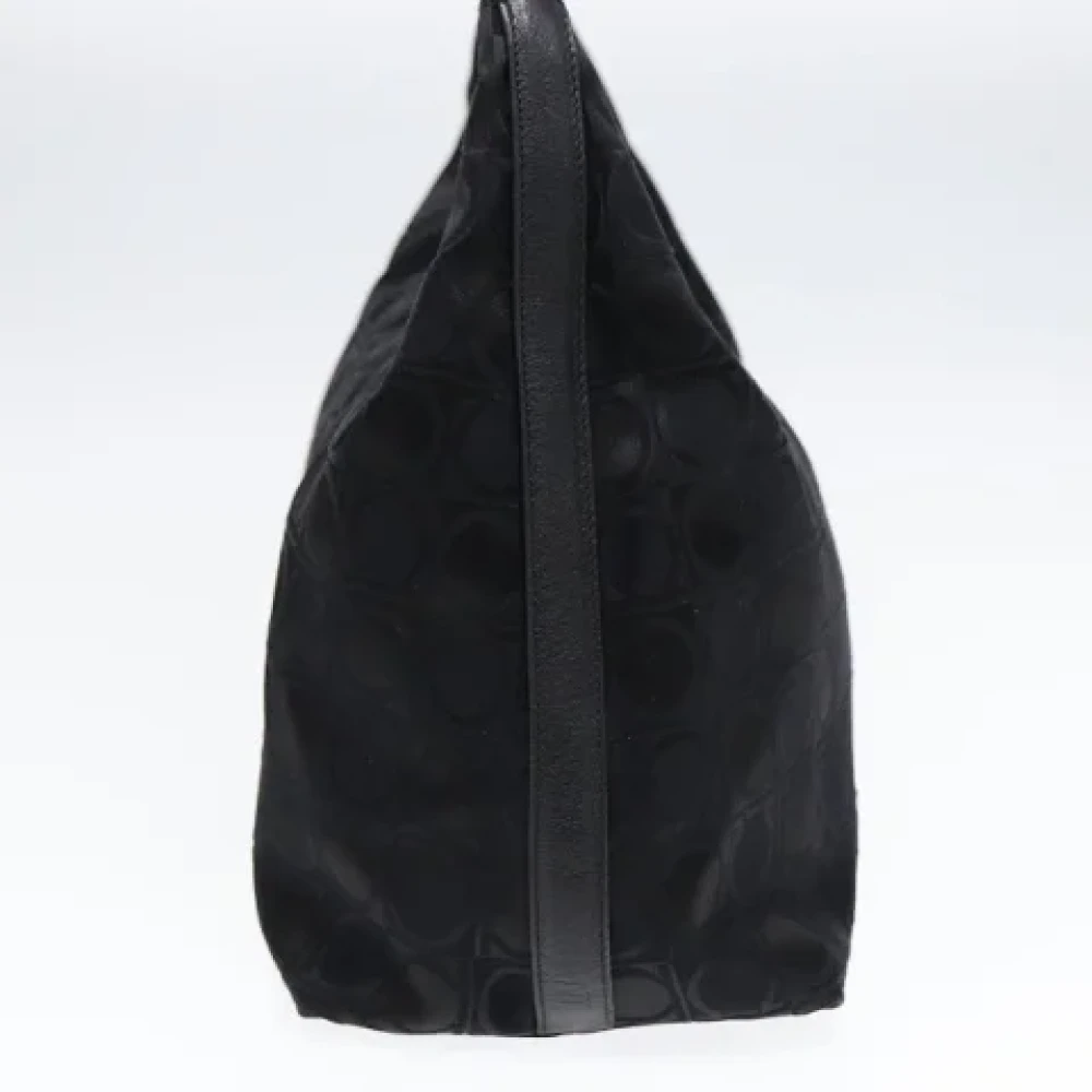 Salvatore Ferragamo Pre-owned Nylon shoulder-bags Black Dames