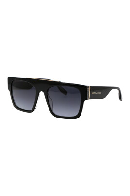 lunettes-de-soleil-elegantes-avec-modele-757-s