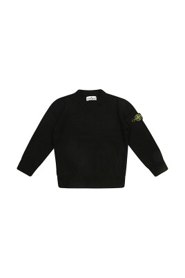 sweater-with-compass-application