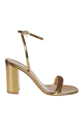 brown-sandals-with-ribbon-buckle
