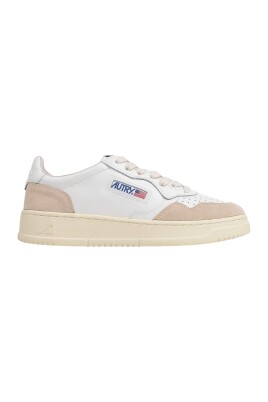 sneakers-blanches-au-style-tennis-vintage