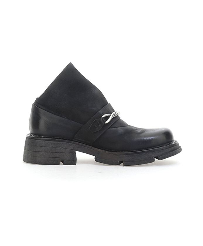 svart-lader-slip-on-sko-lane-familj