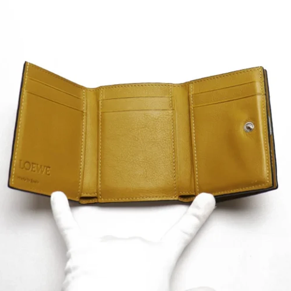 Loewe Pre-owned Leather wallets Yellow Dames