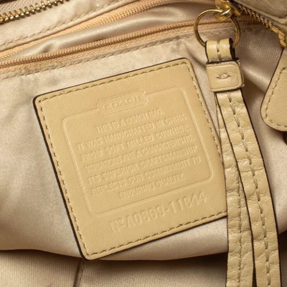 Coach Pre-owned Leather totes Beige Dames