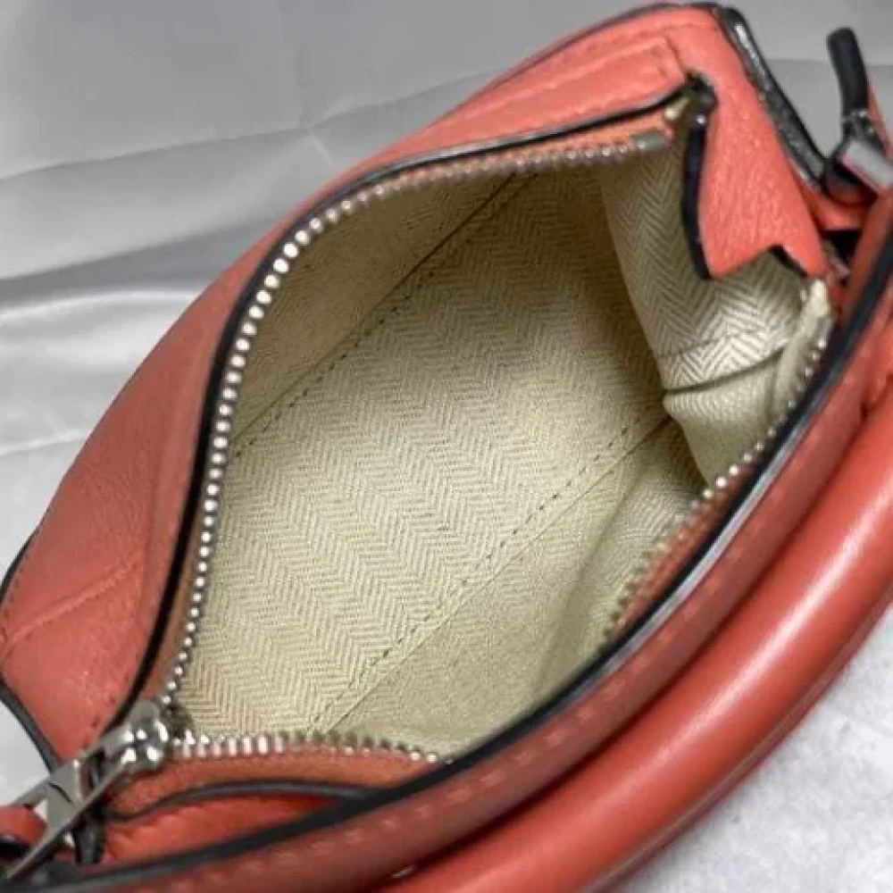 Loewe Pre-owned Fabric shoulder-bags Brown Dames