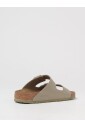 sandales-confortables-en-daim-kaki
