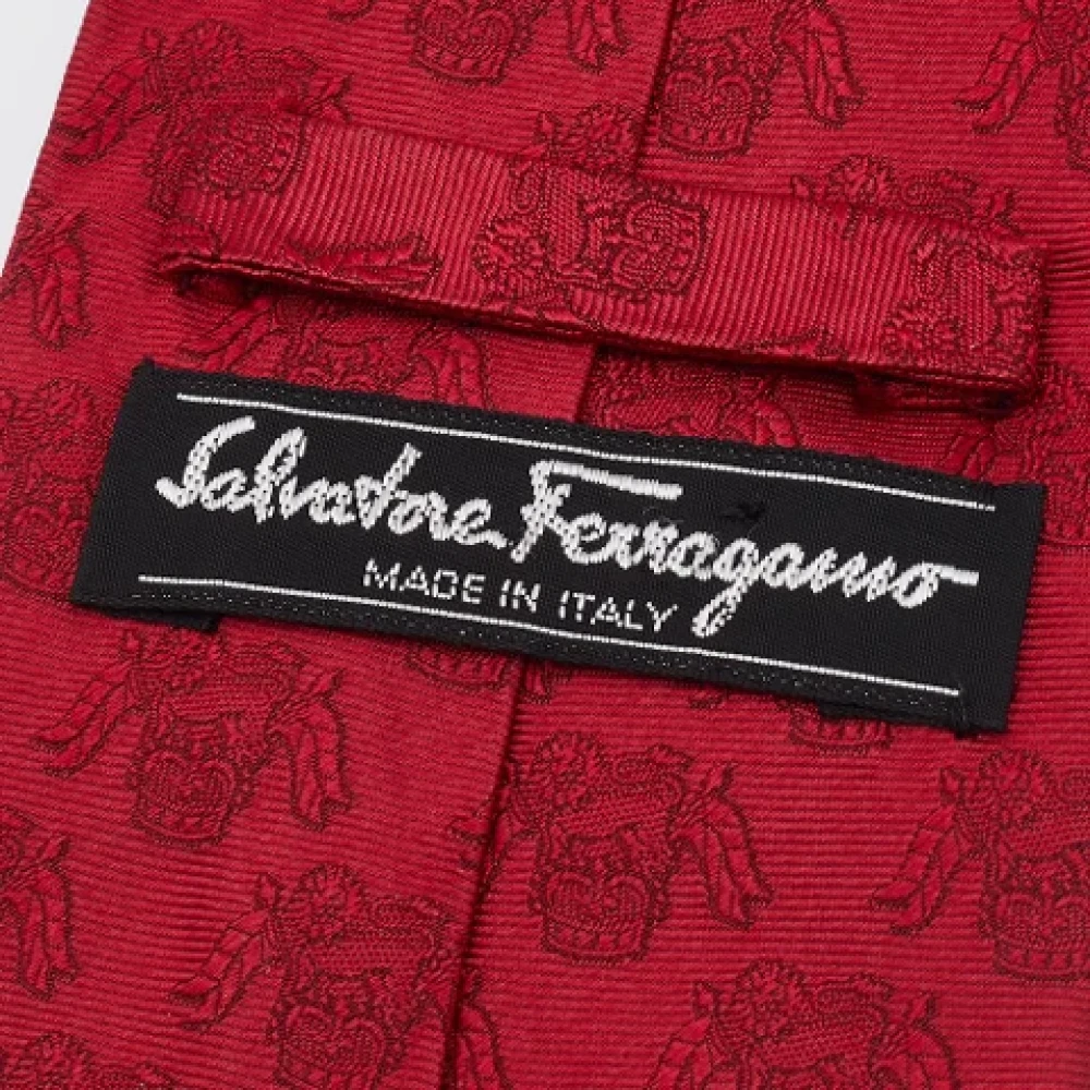 Salvatore Ferragamo Pre-owned Silk home-office Red Heren