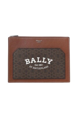 grained-leather-shoulder-bag