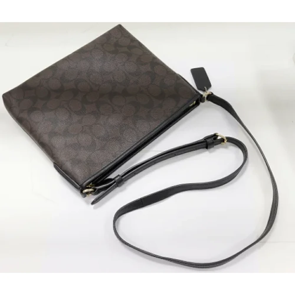 Coach Pre-owned Canvas shoulder-bags Brown Dames