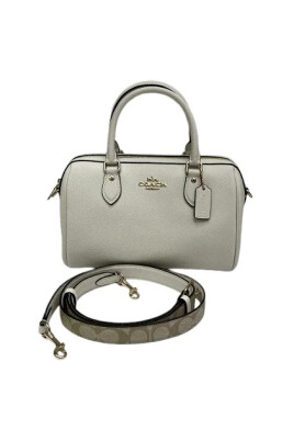 pre-owned-canvas-handbags