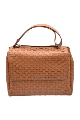 chic-woven-leather-handbag
