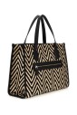 shopper-femme-avec-separation